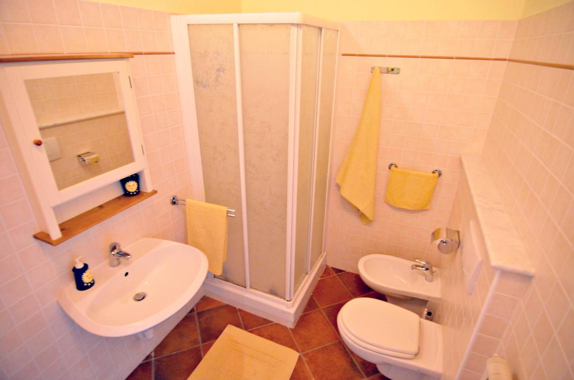 Cascina Il Convivio Guest House Diano d'Alba Ruang foto