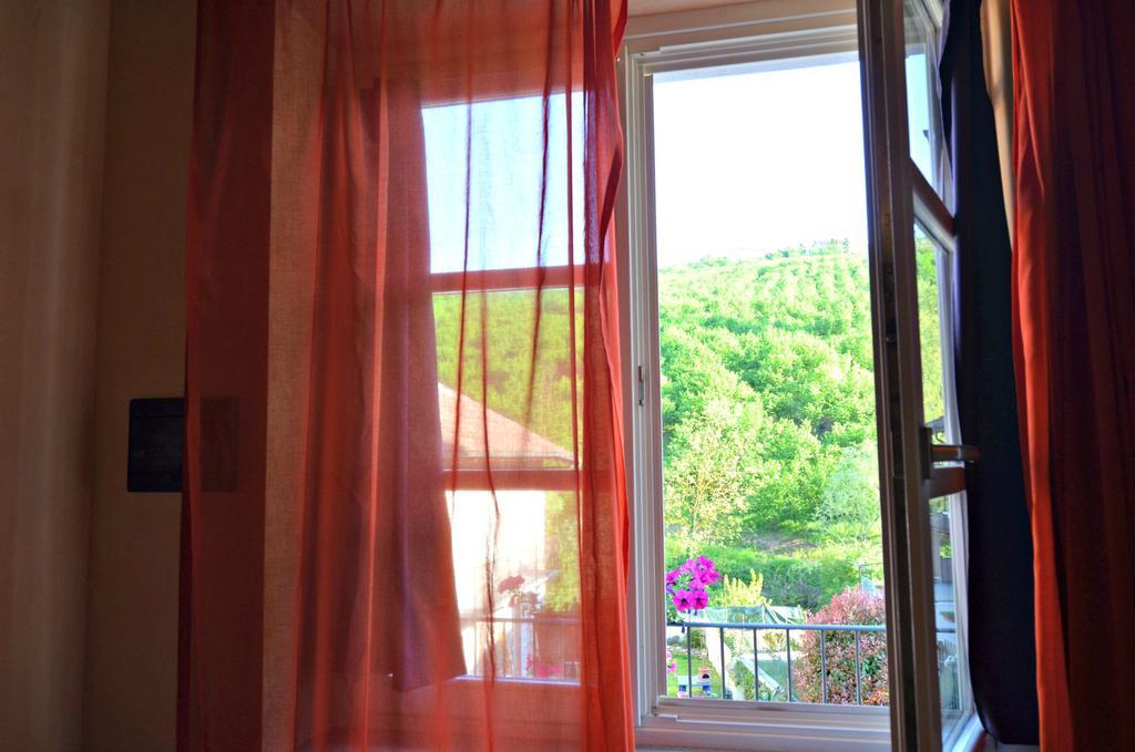 Cascina Il Convivio Guest House Diano d'Alba Ruang foto