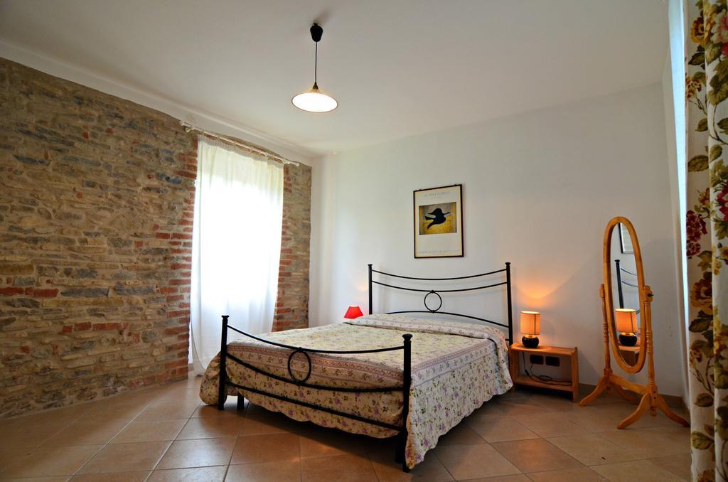 Cascina Il Convivio Guest House Diano d'Alba Ruang foto