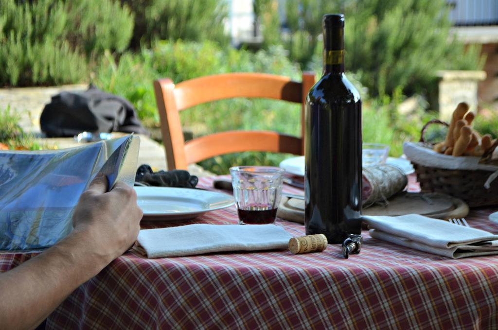 Cascina Il Convivio Guest House Diano d'Alba Bagian luar foto